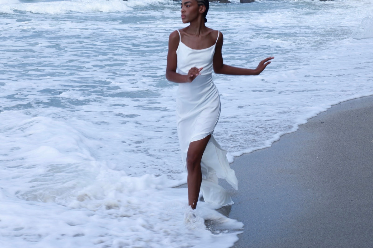 BACKLESS COWL DRES